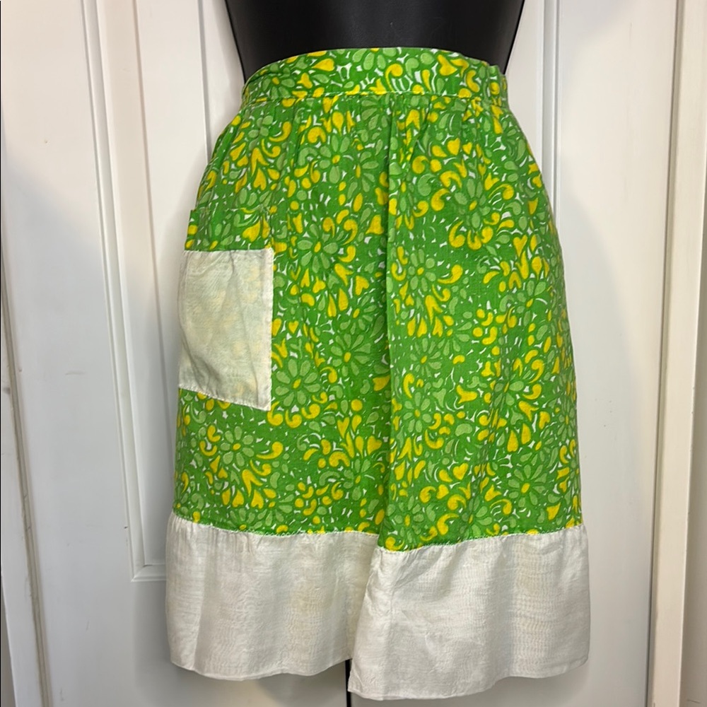 Vintage green & yellow floral apron with white accents